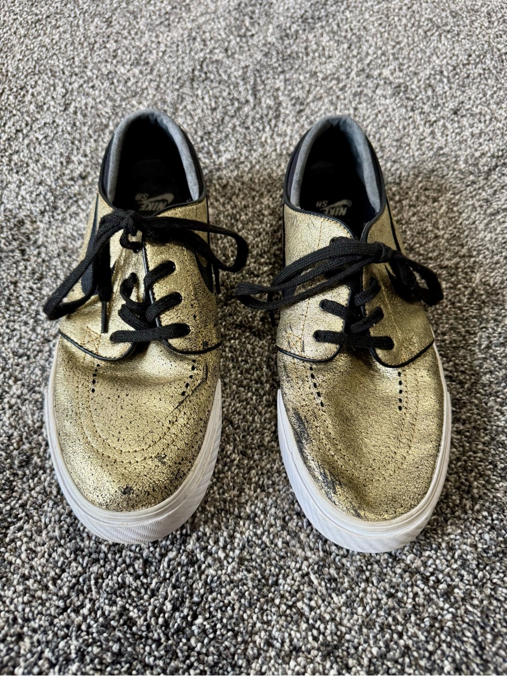 NIKE SB ZOOM AIR STEFAN JANOSKI SKATE SHOES METALLIC GOLD SZ 9.5 US 616490-702